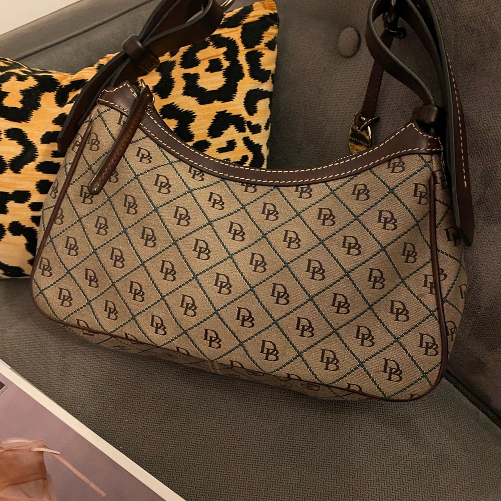 SOLD Vintage Dooney and Bourke shoulder bag - Picture 12 of 12